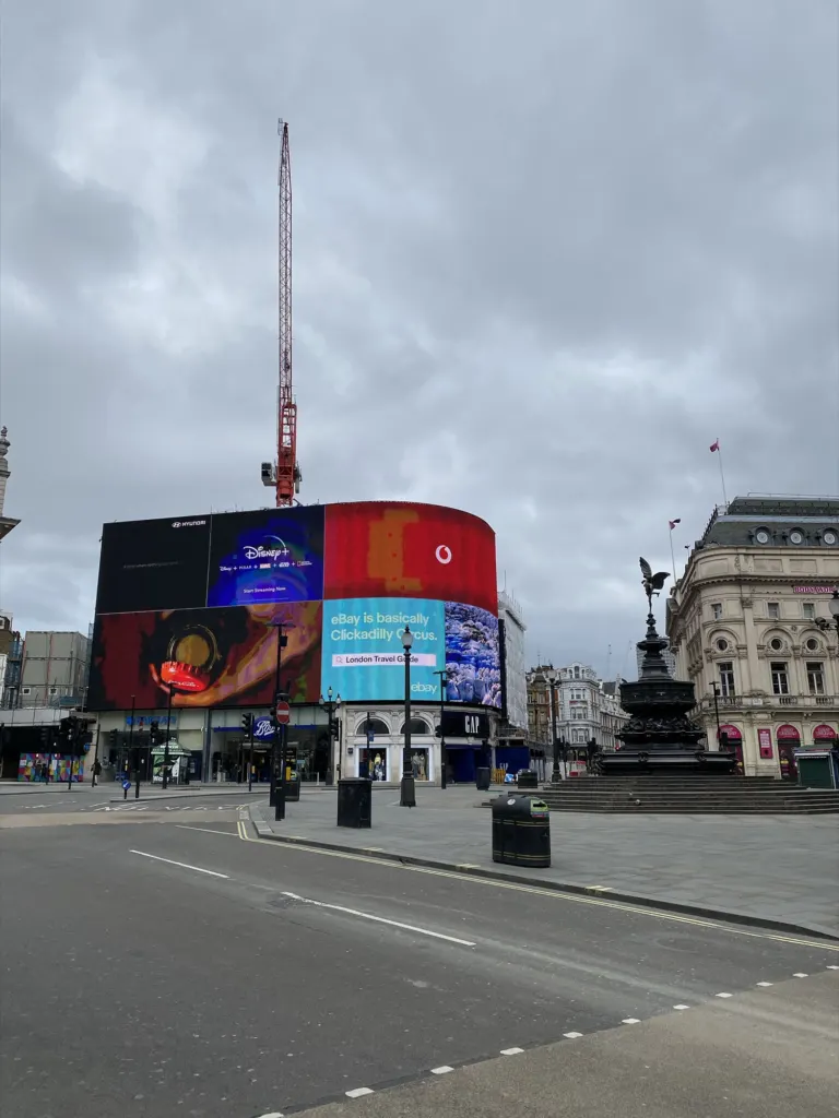London Lockdown 2020 — documentary and landscape photograph in London, UK, frame 26 of 44.